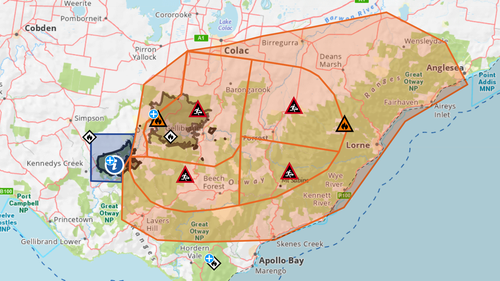 Residents in four zones east of the fire have been urged to evacuate, while those in Lorne and Anglesea should monitor conditions.