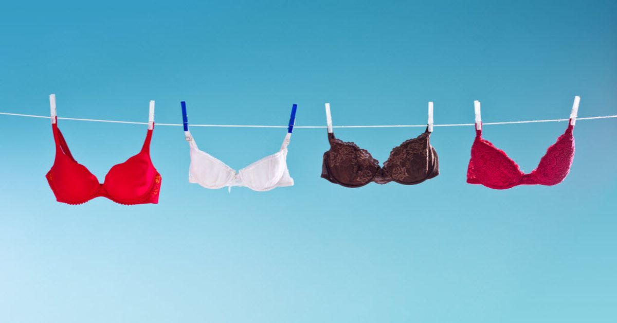 10 signs you're wearing the wrong size bra - 9Style