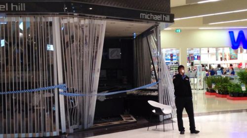Thief drives ute through WA shopping centre to find jewellery store