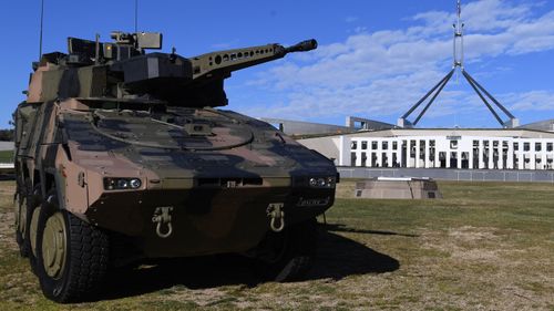 Vic premier tears into Turnbull over tanks