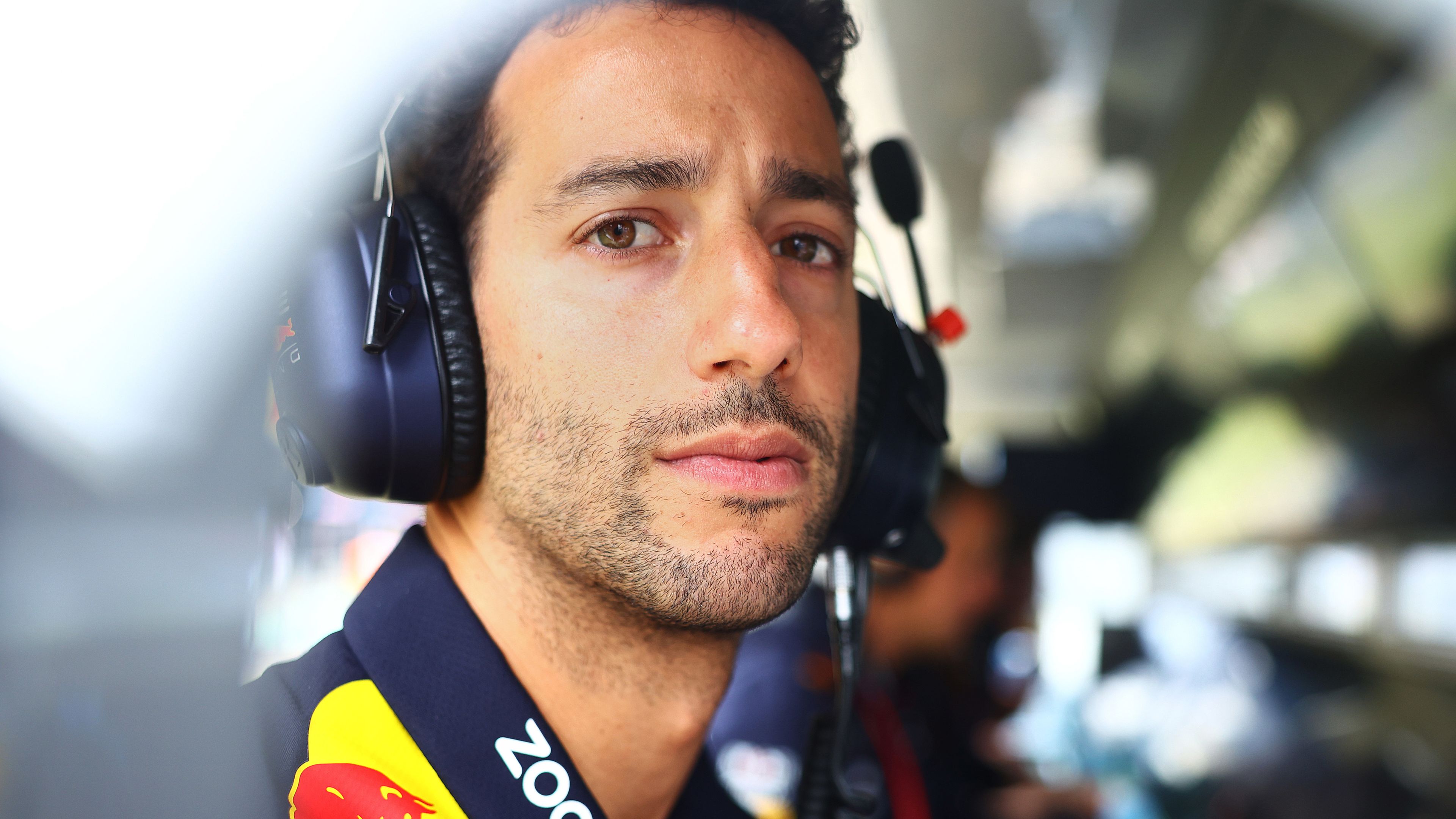 Daniel Ricciardo in Red Bull Racing wears.
