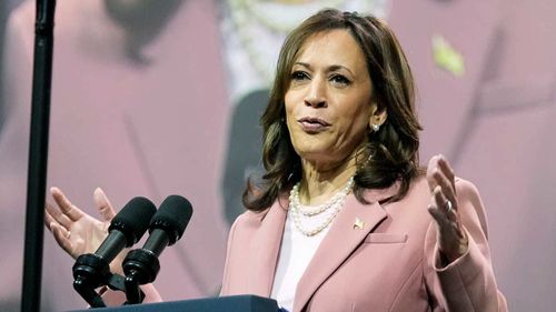 Kamala Harris ottiene abbastanza sostegno dai delegati democratici per diventare una candidata alla presidenza