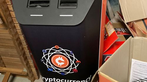 La police a saisi trois guichets automatiques cryptographiques dans une affaire de blanchiment d'argent dans le centre-sud de Sydney. 