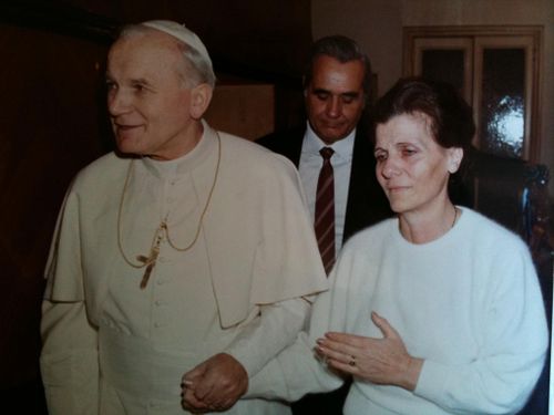 Emanuela's mother with the Pope.