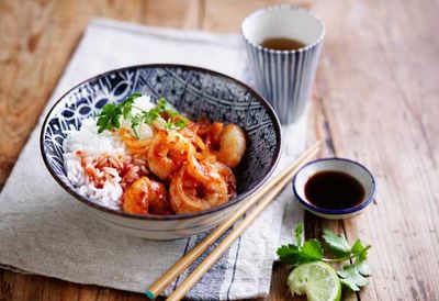 Sweet, sour and spicy prawns