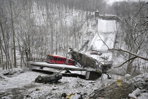 Crollo del ponte Pittsburgh, USA, 28 gennaio 2022