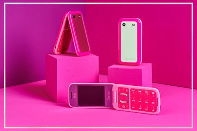 9PR: Barbie phone