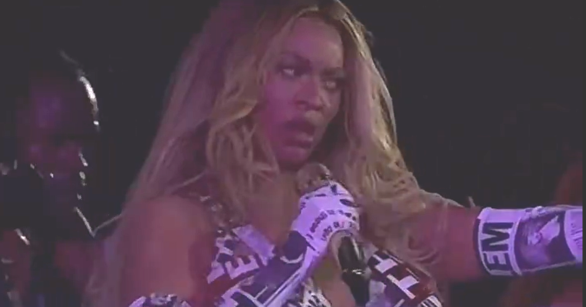 Biggest celebrity jumbotron moments: HEADLINE including clips from the viral couple hiding at Coldplay concert, Sabrina Carpenter’s Juno arrest, the Charlie XCX apple dance, and more