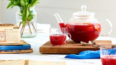 Recipe: <a href="https://kitchen.nine.com.au/2017/05/24/13/13/mulled-berry-and-peach-tea" target="_top">Mulled berry and peach tea</a>