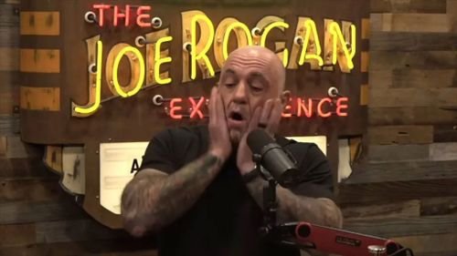 Podcaster Joe Rogan, Charlie Kirk'un ölüm haberi karşısında şok içinde.