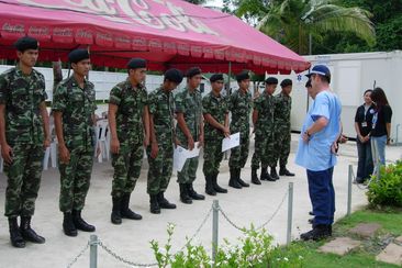 Peter Baines addresses Thai personnel during the aftermath of the Boxing Day tsunami.