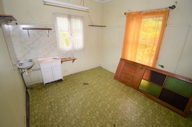 Dilapidated Queenslander to be revived in all aspects auction nearly one million Brisbane Domain 
