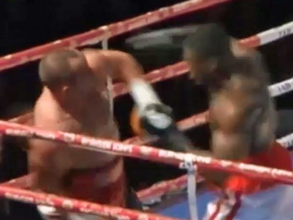 Polish boxer delivers perfect knockout blow