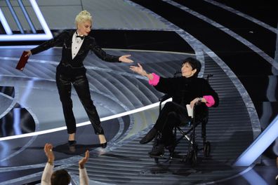 Lady Gaga and Liza Minnelli present 'Best Picture' at the Oscars 2022.
