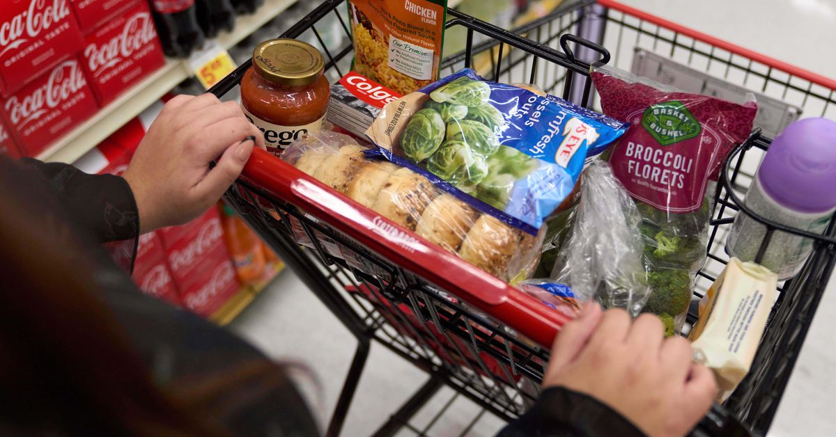 Trump officials slash food stamp benefits by half amid government shutdown
