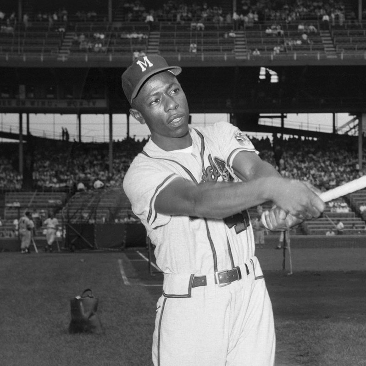 Henry Aaron: African American baseball legend