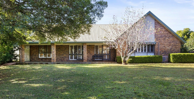 Property in Tamborine Mountain, Queensland, for sale.