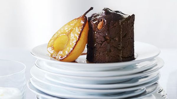 Pear and almond mud cakes