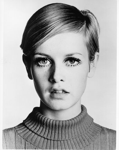 Twiggy Holding Louis Vuitton Bag 1967 Model Twiggy wears a wool