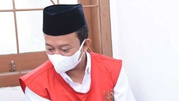 Herry Wirawan impregnated eight of his students.