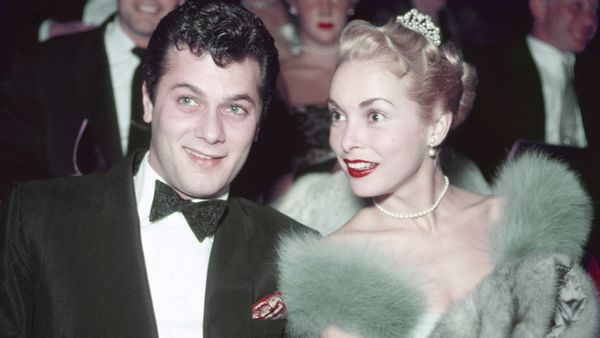 How Jamie Lee Curtis' parents' marriage fell apart: Janet Leigh and Tony Curtis' divorce - 9Honey