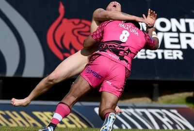 <b>A rugby fan in England has been dealt a painful lesson about the dangers of streaking after daring to disrupt a match involving renowned Welsh hardman Chris Hala’ufia. </b><br/><br/>Hala’ufia and his London Dragons were in the middle of a tense clash against Leicester Tigers when play was halted because of the nude pitch invader. <br/><br/>Hala’ufia, who weighs more than 100kg, clearly didn't see the funny side so decided to unleash with a devastating tackle. It should serve as a warning to sports fans the world over that streaking can come at a cost.<br/><br/><br/>
