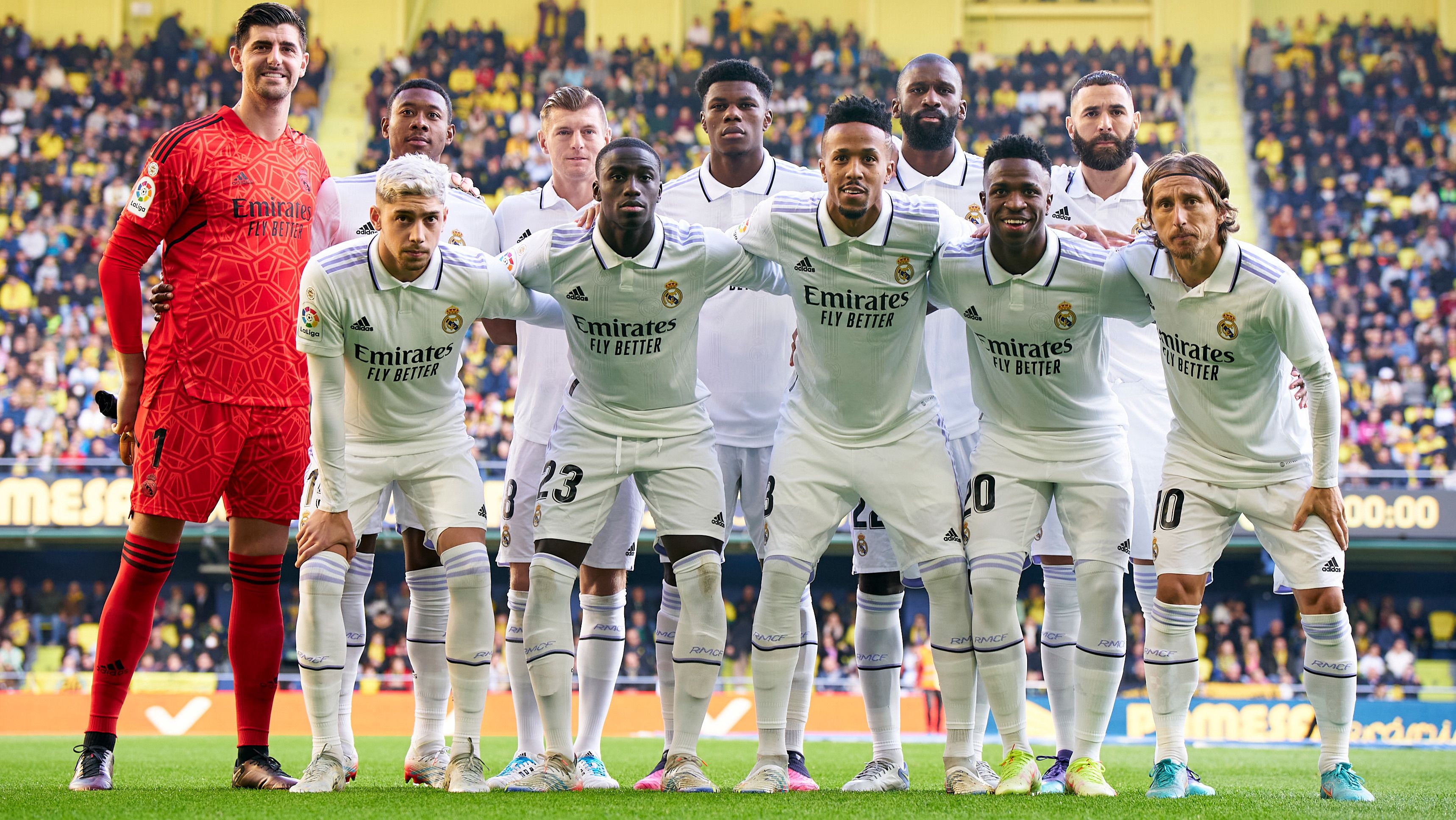 The Real Madrid team line up for a photo prior to kick off during the LaLiga Santander match between Villarreal CF and Real Madrid CF at Estadio de la Ceramica on January 07, 2023 in Villarreal, Spain. (Photo by Manuel Queimadelos/Quality Sport Images/Getty Images)