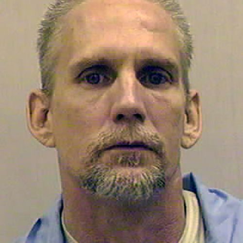 Wesley Ira Purkey was convicted of kidnapping and killing a 16-year-old girl in Kansas in the US, and was sentenced to death. Lawyers claim Purkey experienced pain akin to drowning during his execution, the second federal execution since 2003. 