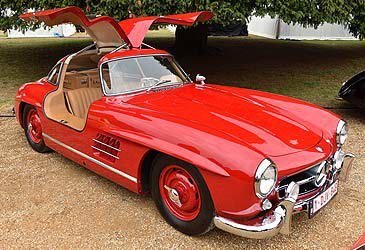 How many 300 SL gullwinged coupés did Mercedes-Benz produce?
