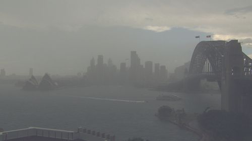 Fortes tempestades devem atingir Sydney no final da tarde. 