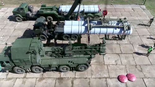 Russian soldiers deploy air defence missiles during the Vostok 2018 exercises.
