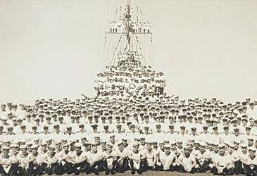 HMAS Sydney and the Kormoran fought a battle 200km from which island?