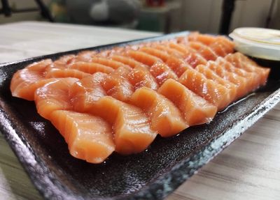 Japanese: Salmon Sashimi - 237 calories