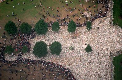 An aerial view of flowers and other mementos that have been left by mourners in honour of Princess Diana, at Kensington Palace in London, Friday, September 5, 1997. 