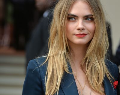Back in September 2015 Cara was wearing her hair long, lush and dirty blonde.