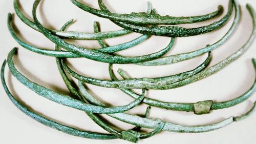 Spangenbarren, or "ribs", represented wealth in the Bronze Age. 