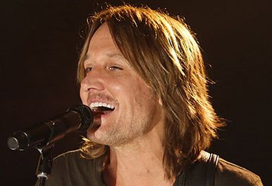 Keith Urban performing during TV broadcast (Getty)
