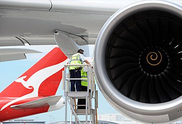 Qantas grounded its Airbus A380s in 2010 after what model engine failed on flight 32?