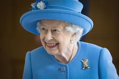 The most expensive brooches in the Queen's collection