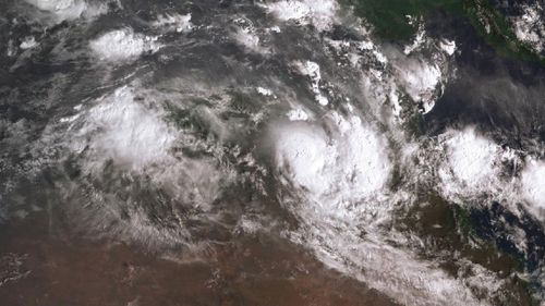The latest image of Cyclone Owen approaching Queensland
