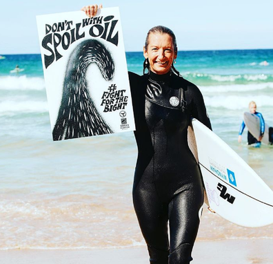 Layne Beachley surfing