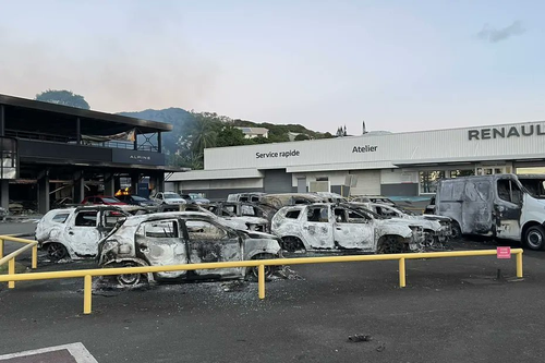 N﻿ew Caledonia has announced a mass security mobilisation and a curfew for residents tonight after a protest turned into a violent riot in the country's capital overnight.