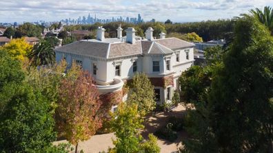 Armadale Melbourne Victoria mansion property real estate market