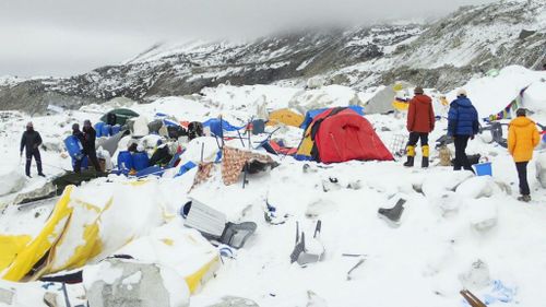 Australian among Mount Everest dead, trek leader says