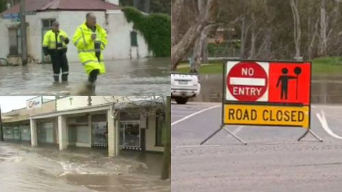 Residents in the Victorian town of Casterton are on high alert as flood waters levels continue to rise. (9NEWS)
