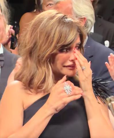 Penelope Cruz breaks down during standing ovation