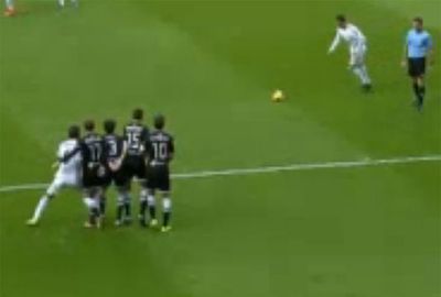 <b>Real Madrid's Cristiano Ronaldo is one of the world's highest paid footballers and this stunning free kick goes a long way towards explaining why.</b><br/><br/>Set up outside the Real Sociedad penalty box with a wall of players in front of him, Ronaldo calmly guided a missile into the top left of the goal leaving the goalkeeper completely stranded.<br/><br/>It's not a talent restricted to Ronaldo, but generally found in only the very best players in the world as these examples show.