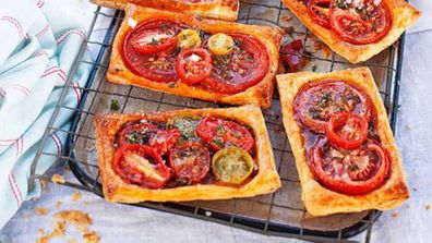 Tomato galettes with feta and thyme