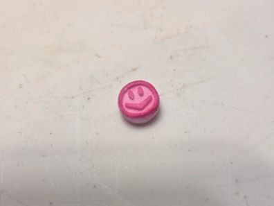 Reddit user finds smiley in laundry