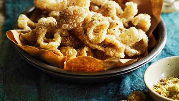 Pork scratchings with spicy salt